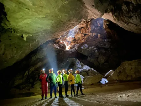 Hang Động Quảng Bình